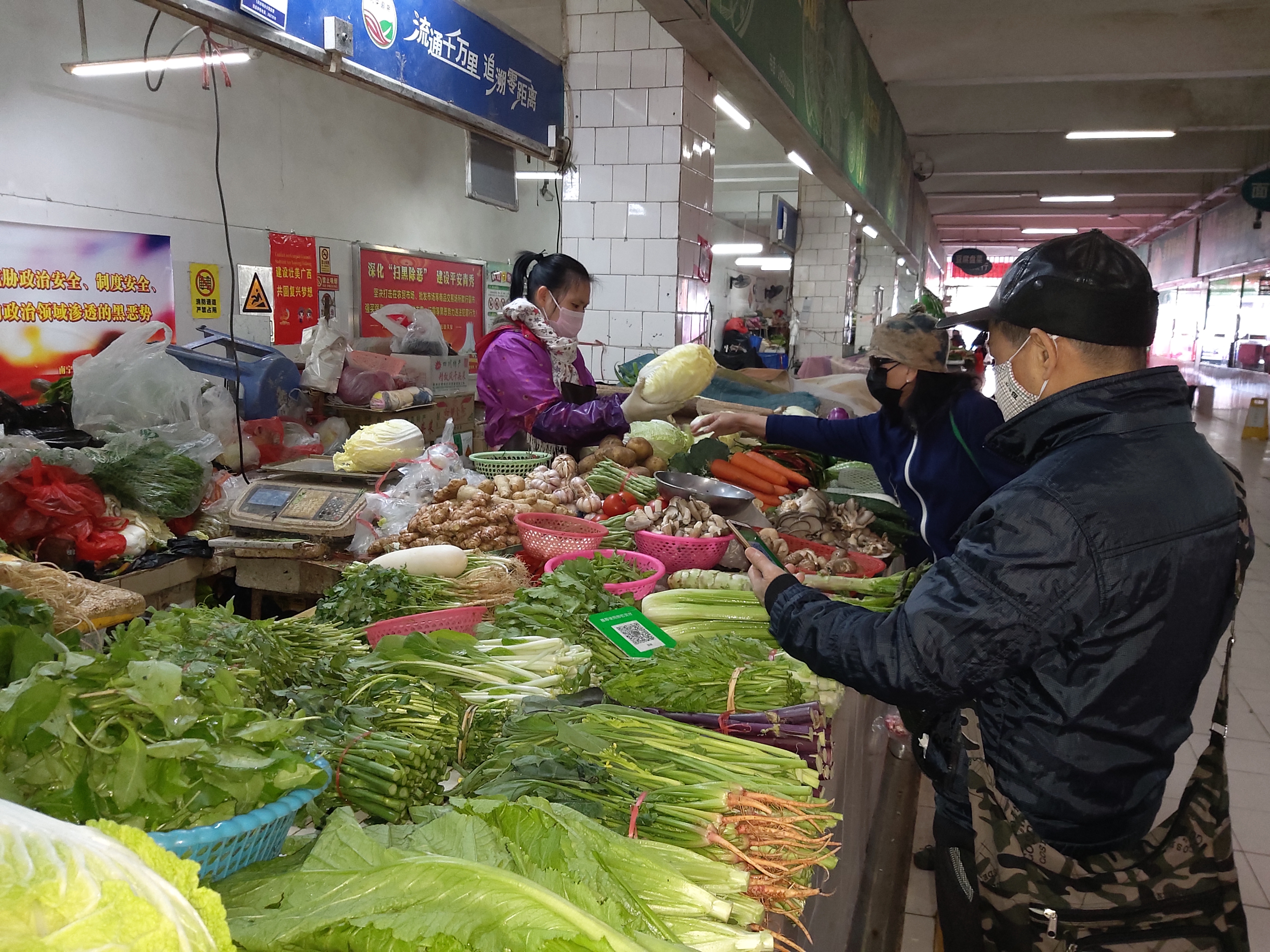 威宁市场公司旗下农贸市场疫情期间保价稳供.jpg